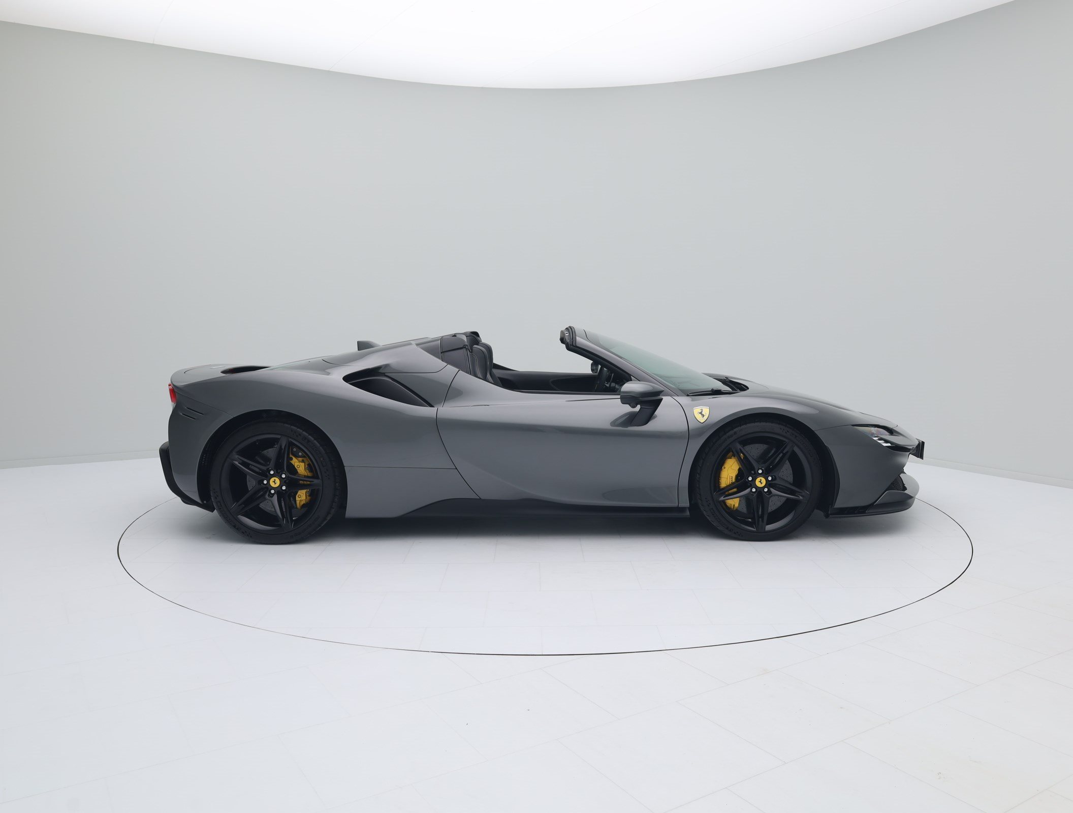 Ferrari SF90 Spider - FERRARI HAMBURG