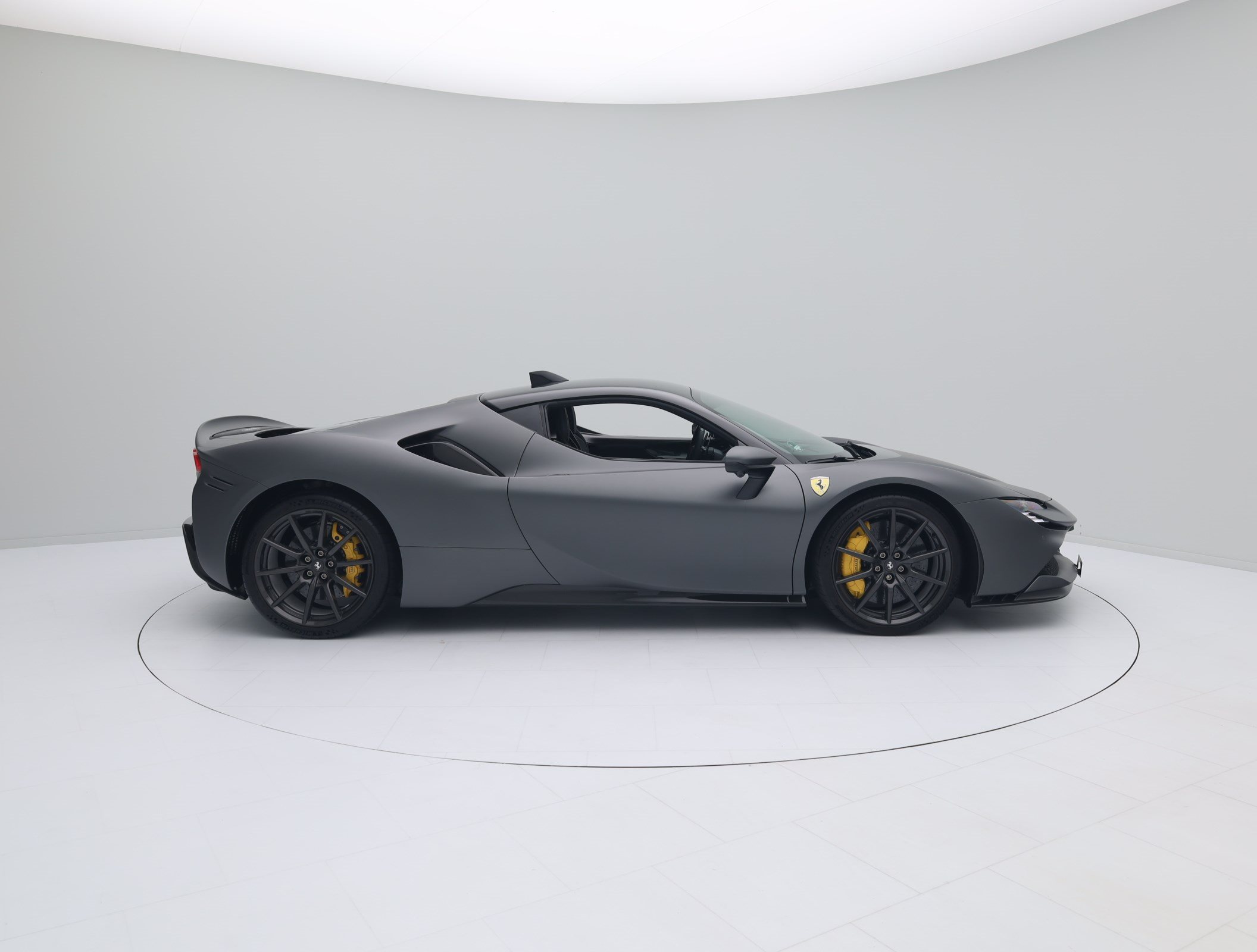 Ferrari SF90 Stradale - FERRARI HAMBURG