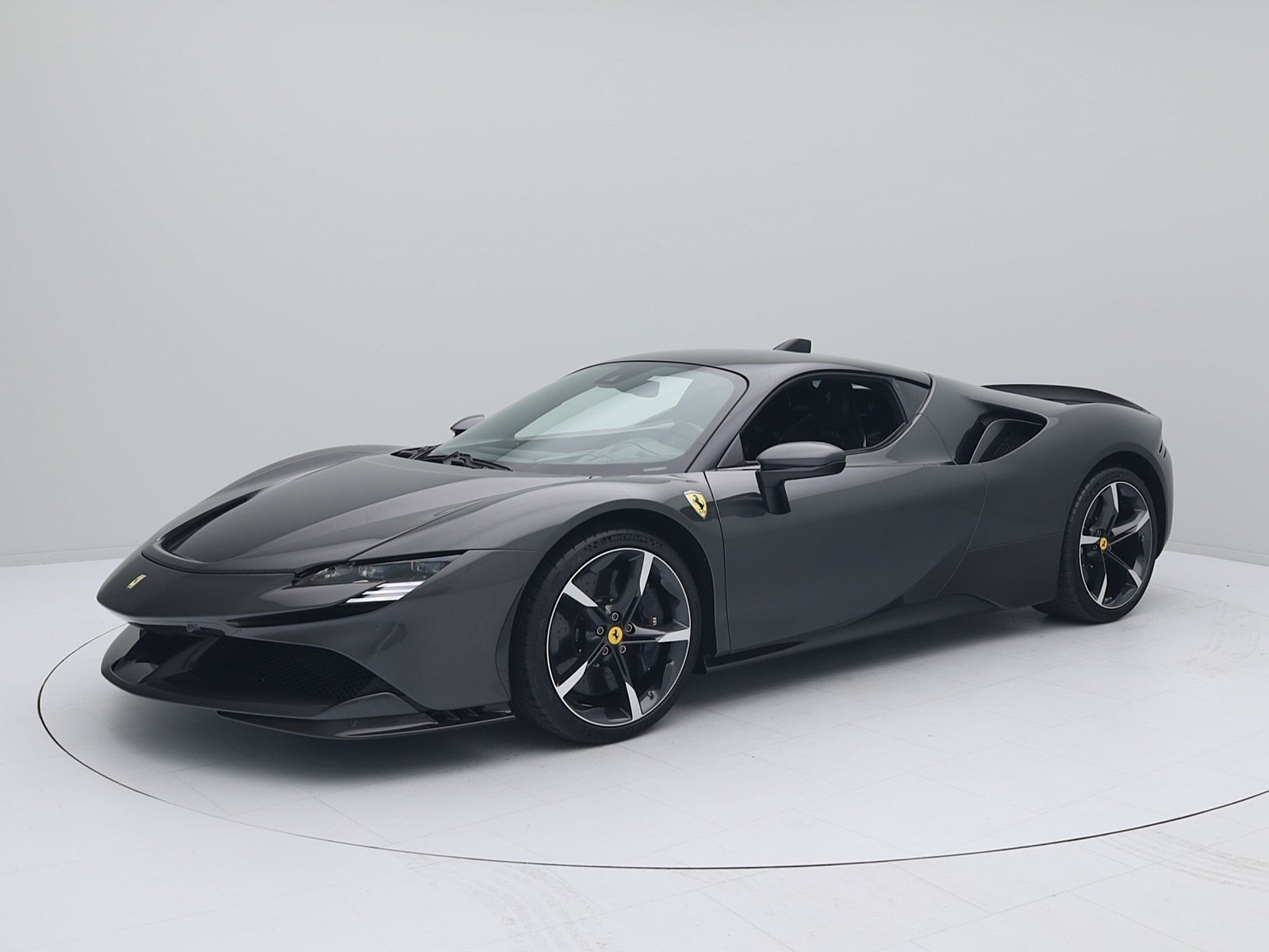 Ferrari SF90 Stradale - FERRARI HAMBURG