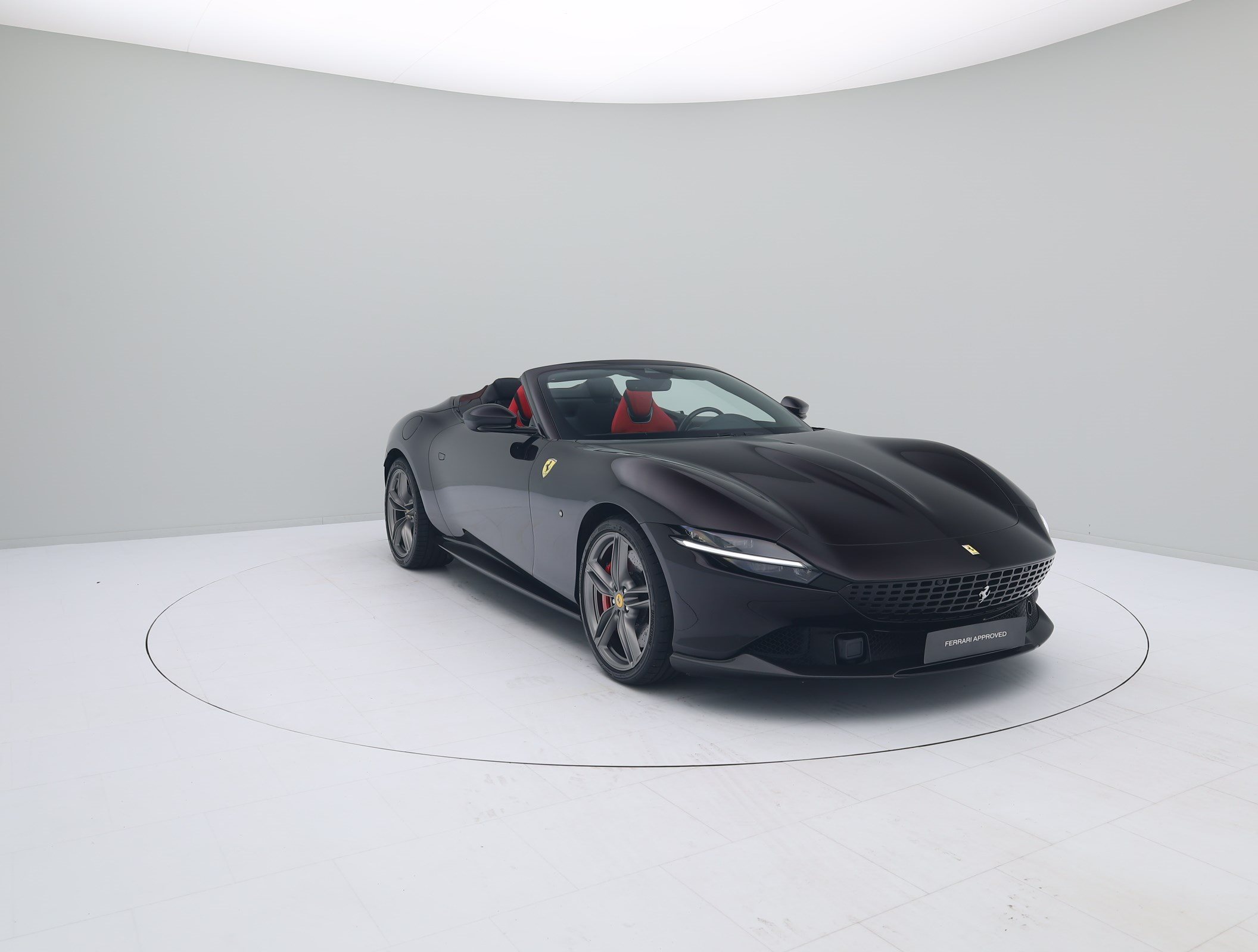 Ferrari Roma Spider - NERO PUROSANGUE - FERRARI HAMBURG