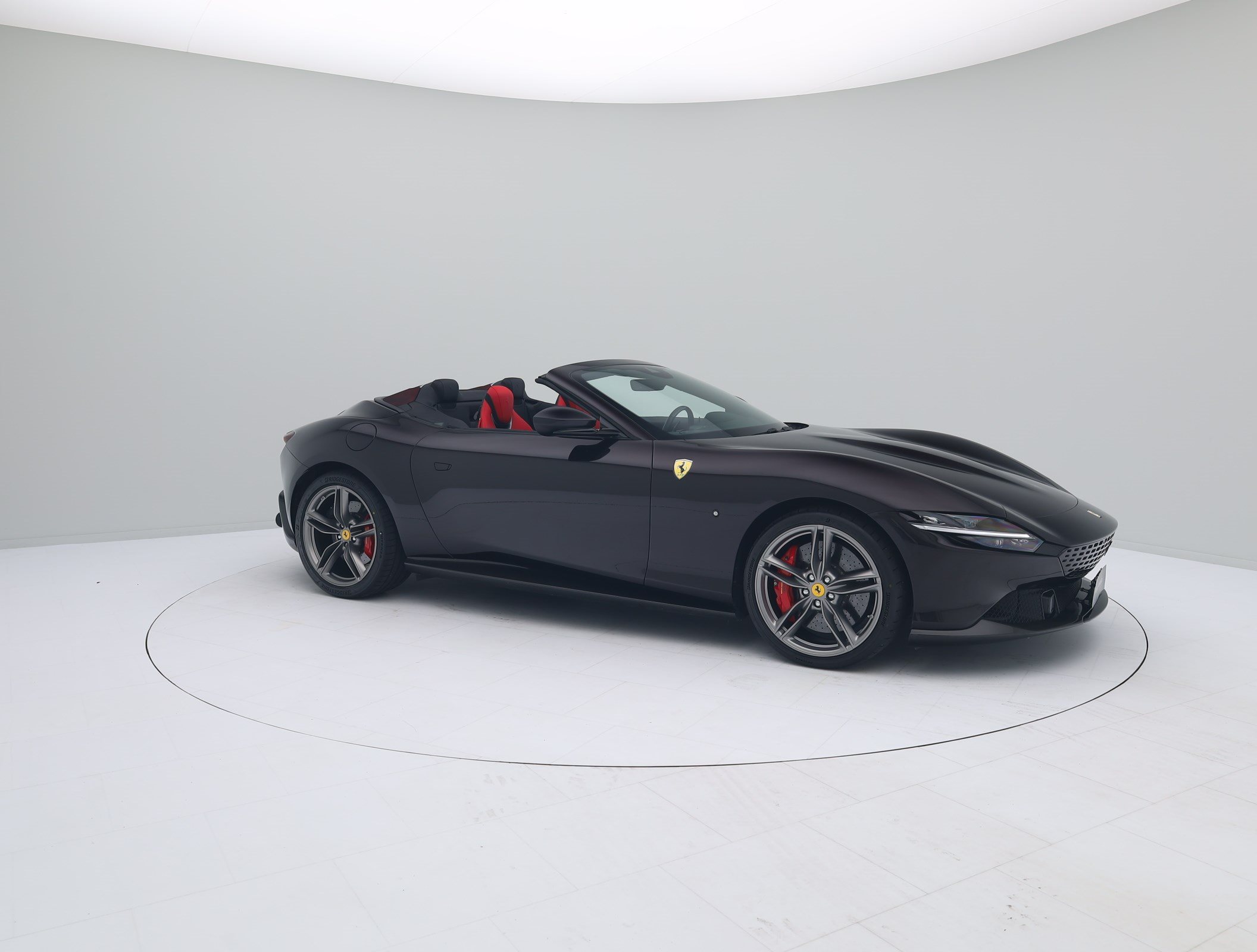 Ferrari Roma Spider - NERO PUROSANGUE - FERRARI HAMBURG