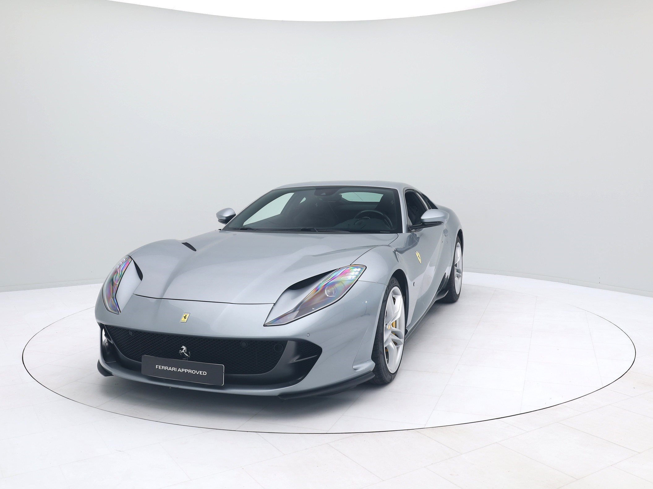 Ferrari 812 Superfast - FERRARI HAMBURG