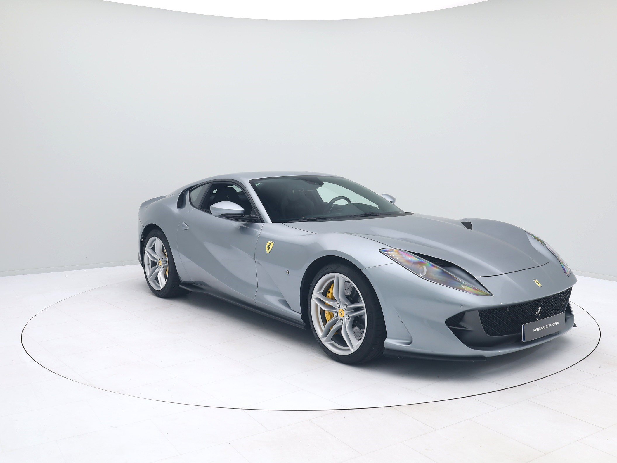 Ferrari 812 Superfast - FERRARI HAMBURG