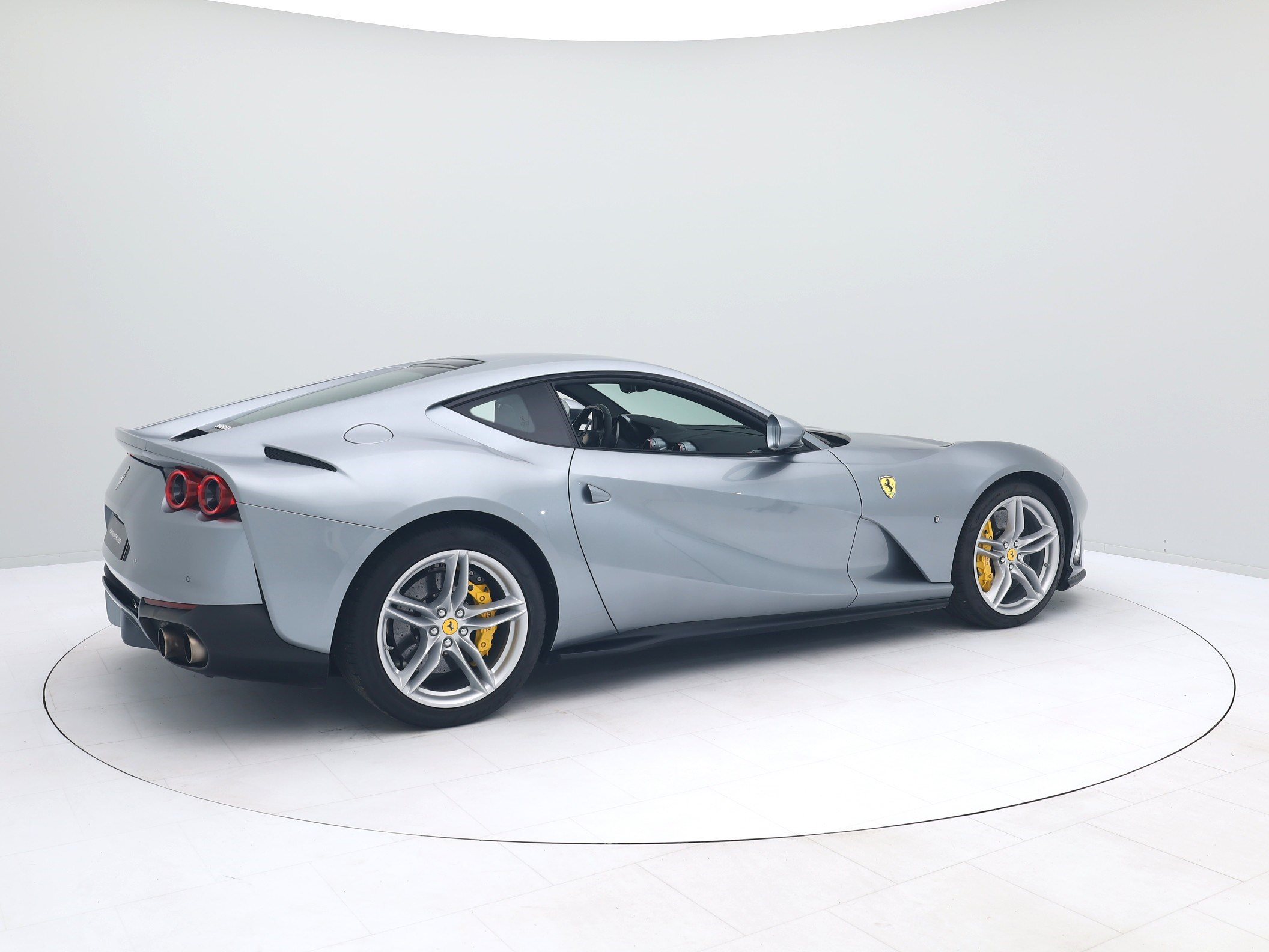 Ferrari 812 Superfast - FERRARI HAMBURG