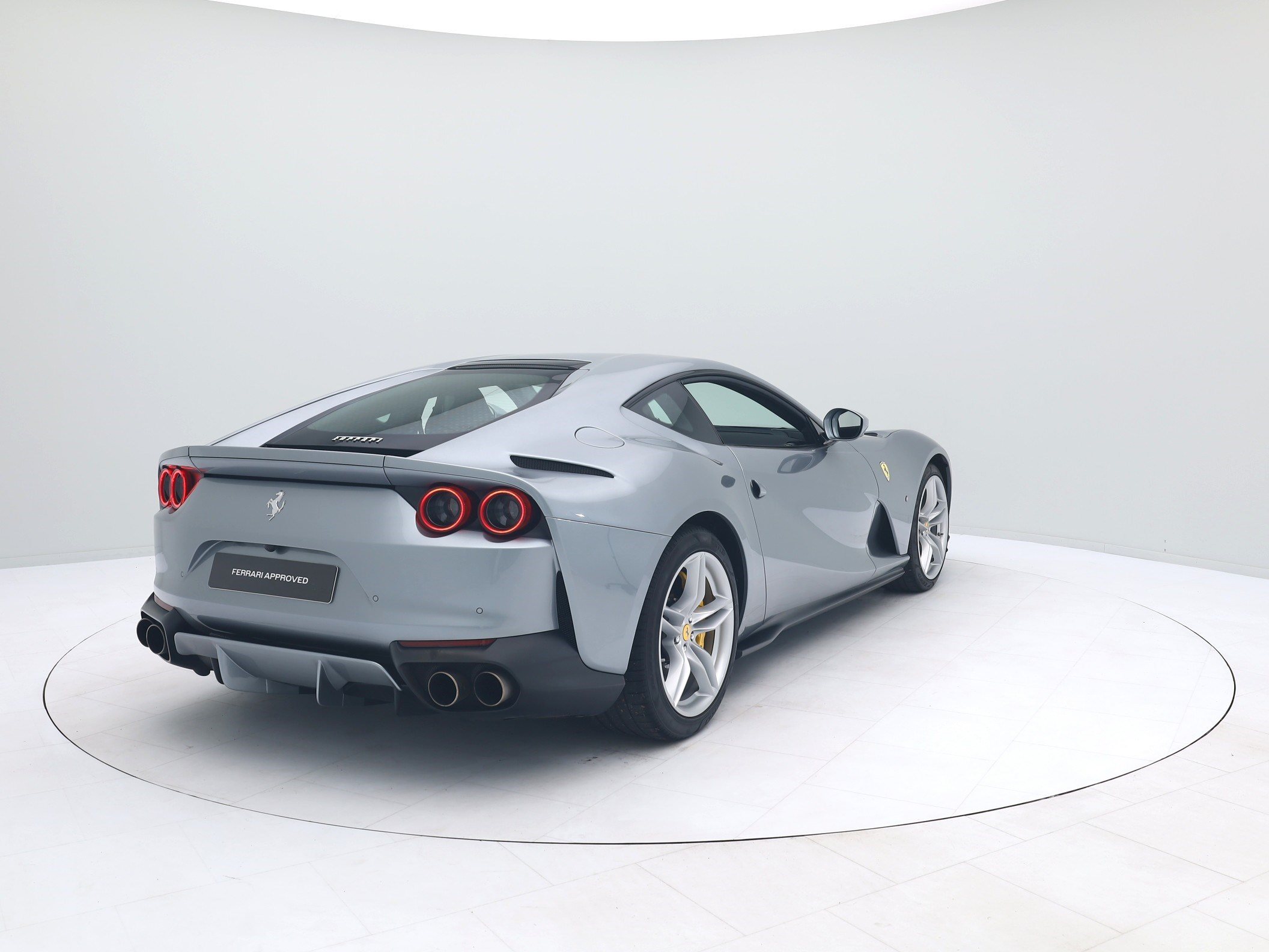 Ferrari 812 Superfast - FERRARI HAMBURG