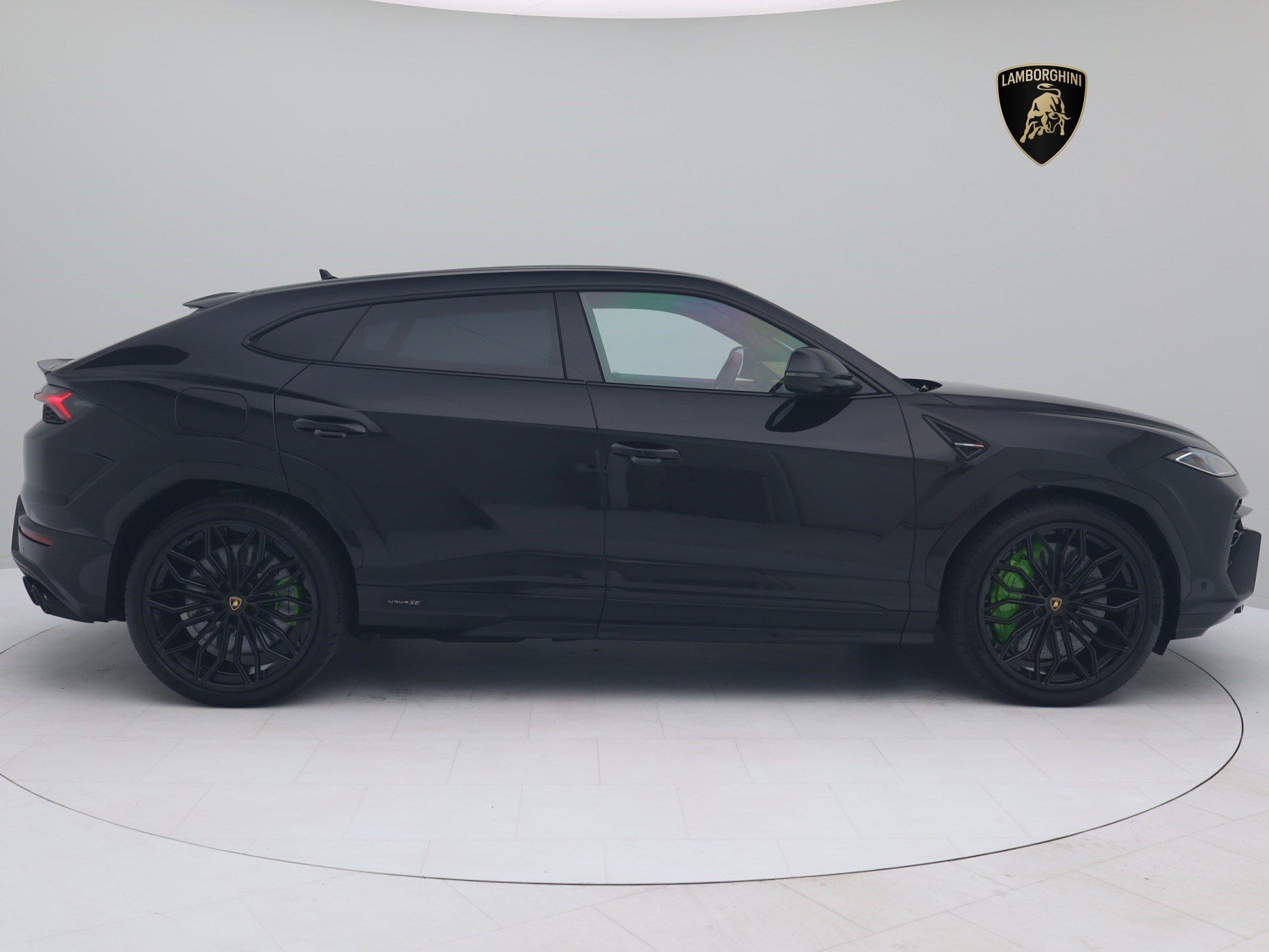 Lamborghini Urus SE MY25 I 23" I B&O I PANO