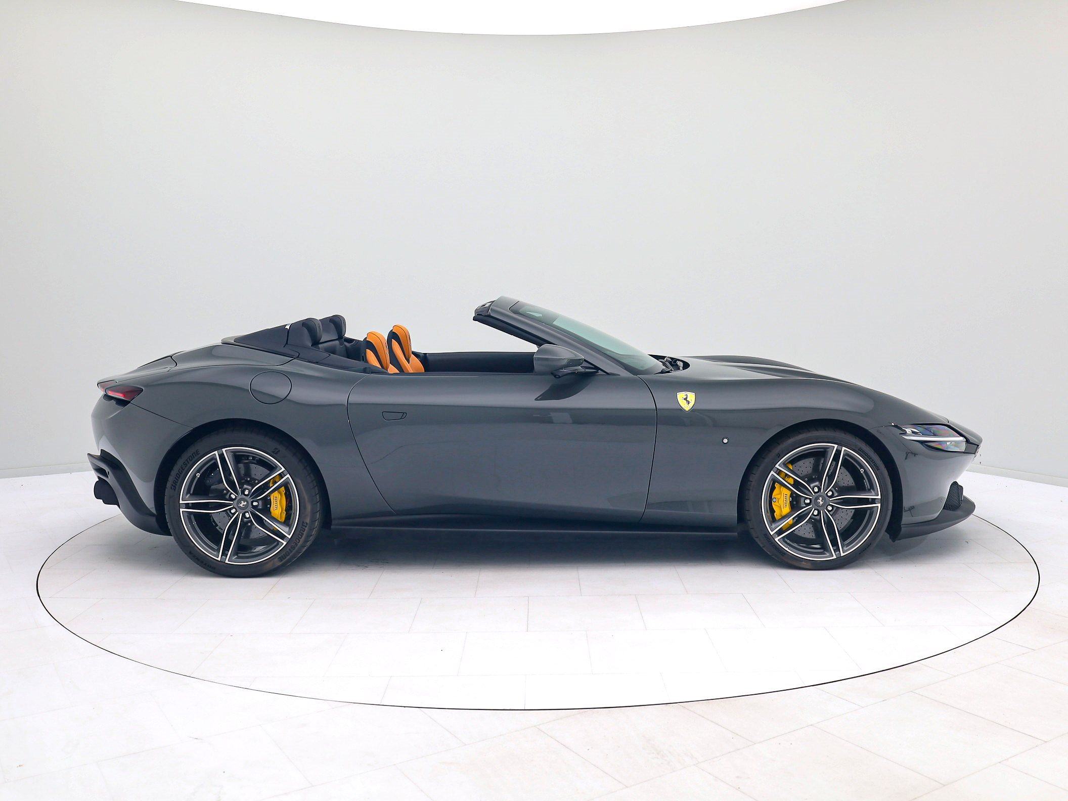 Ferrari Roma Spider - Ferrari Hamburg