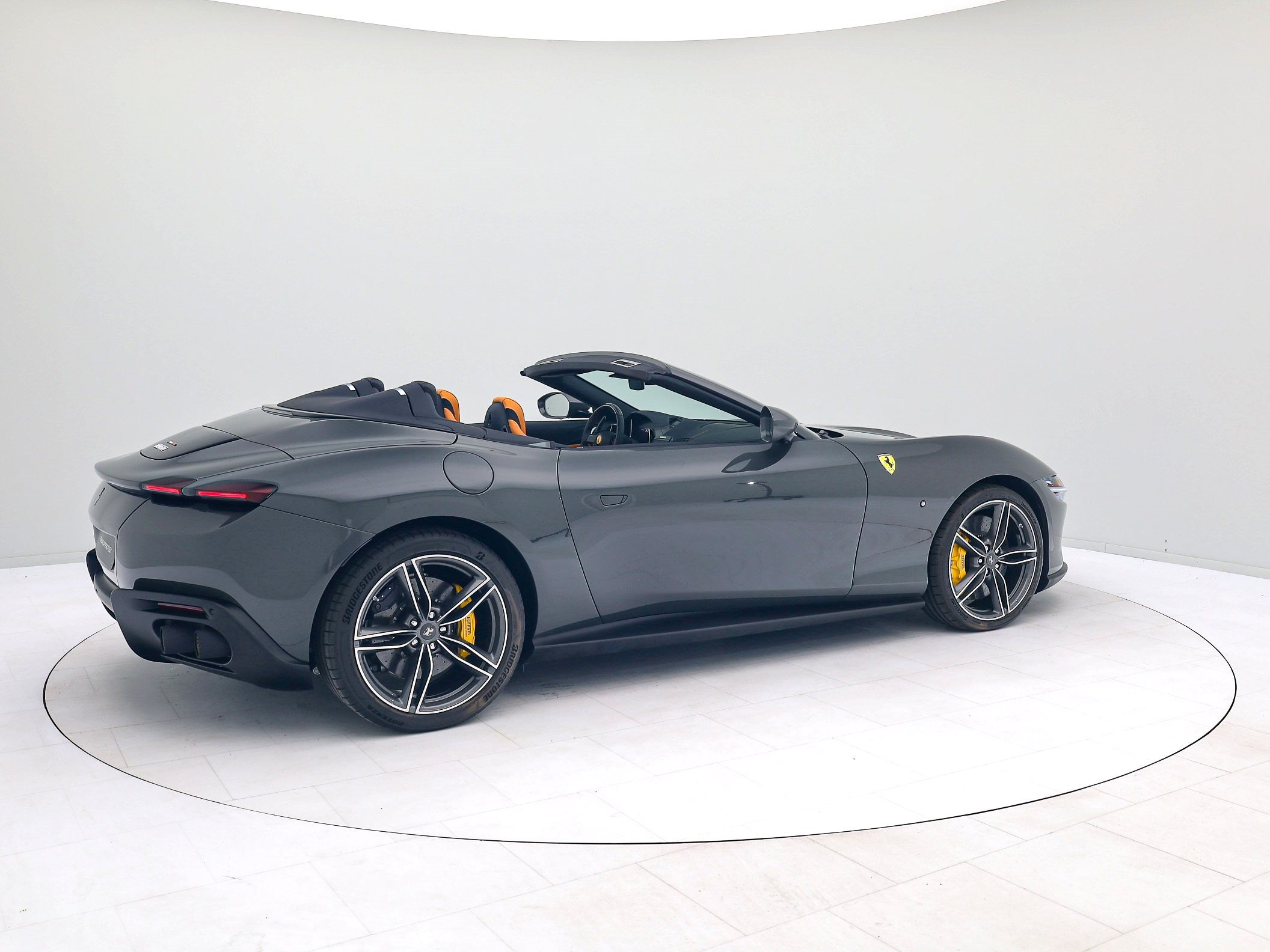 Ferrari Roma Spider - Ferrari Hamburg