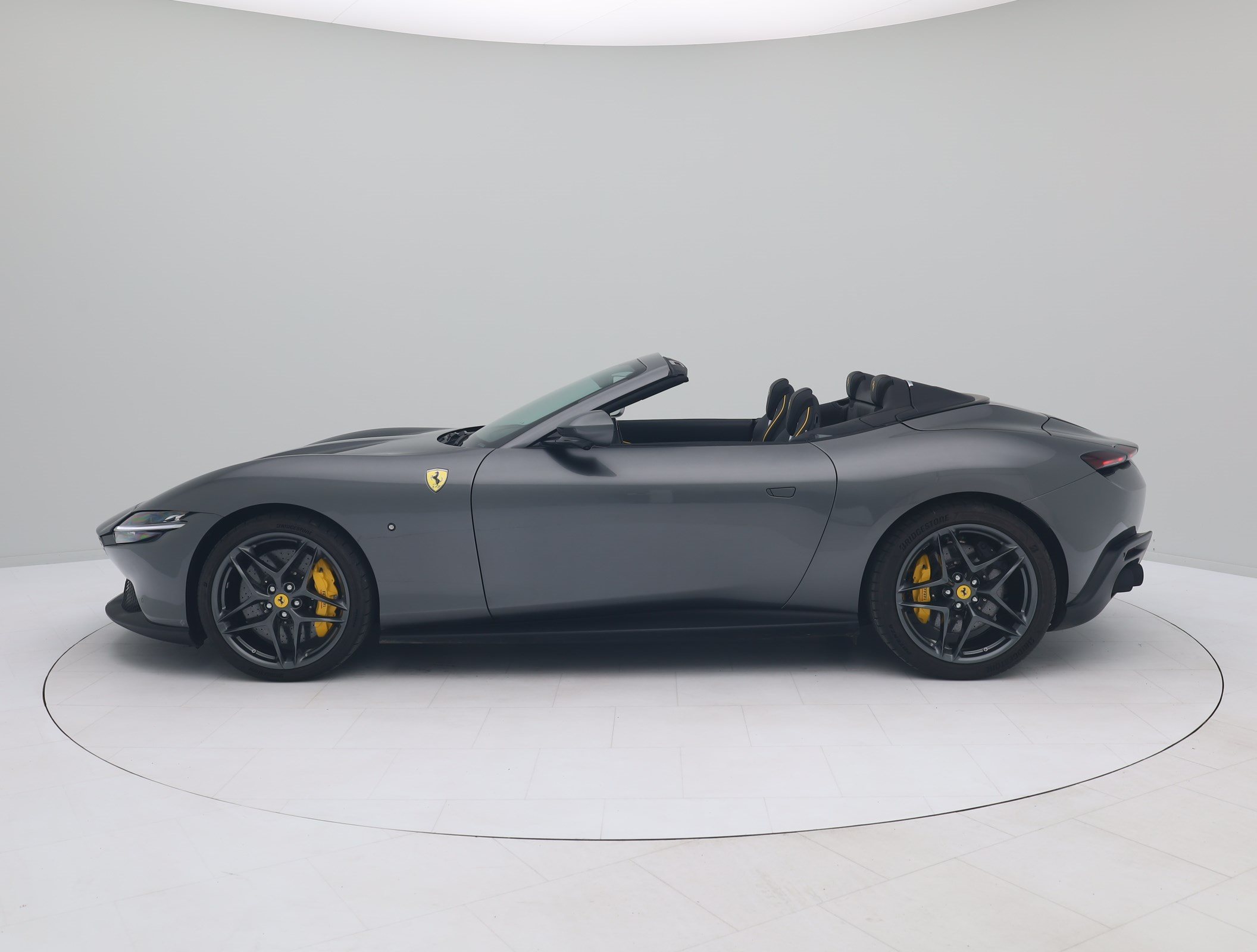Ferrari Roma Spider - FERRARI HAMBURG