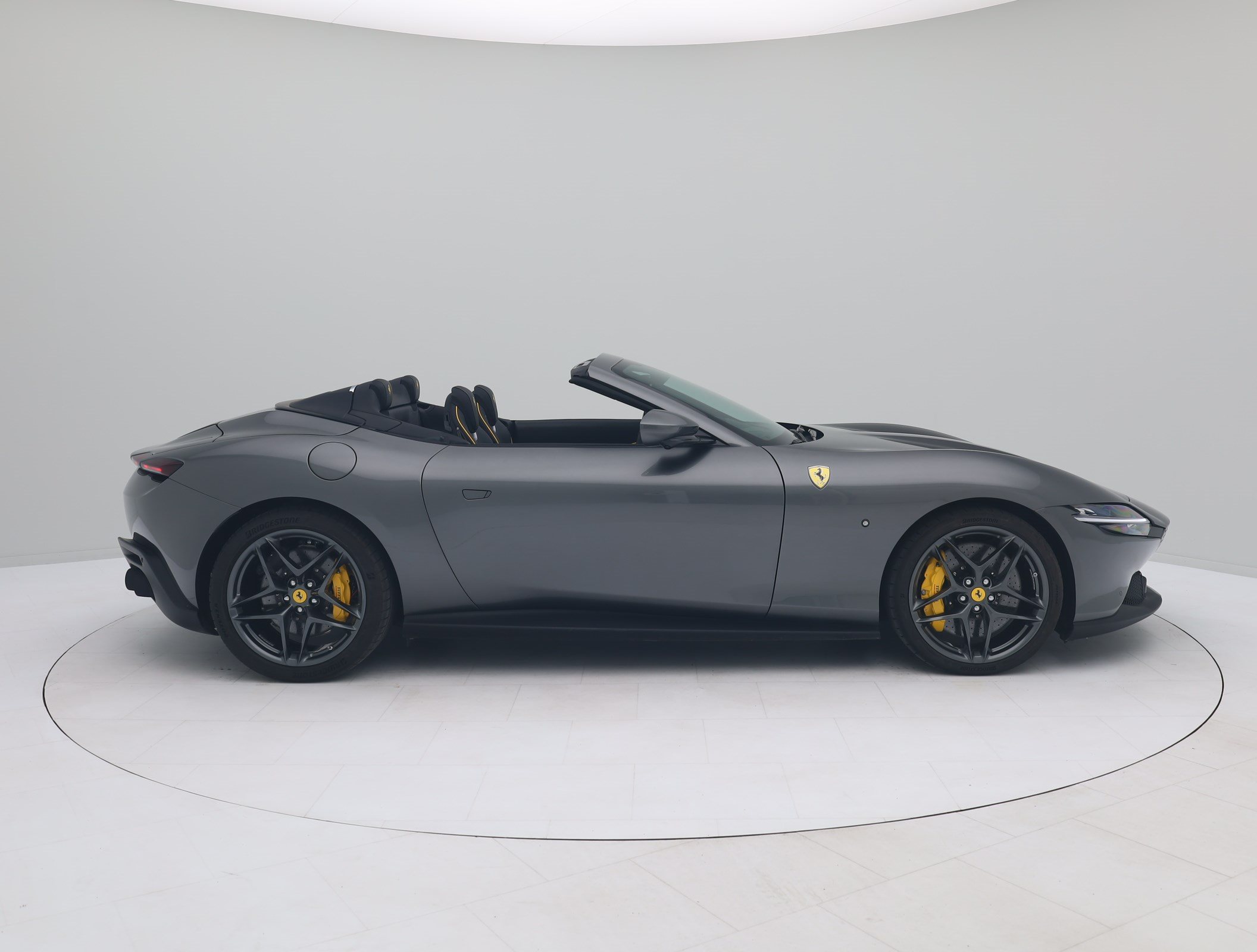 Ferrari Roma Spider - FERRARI HAMBURG