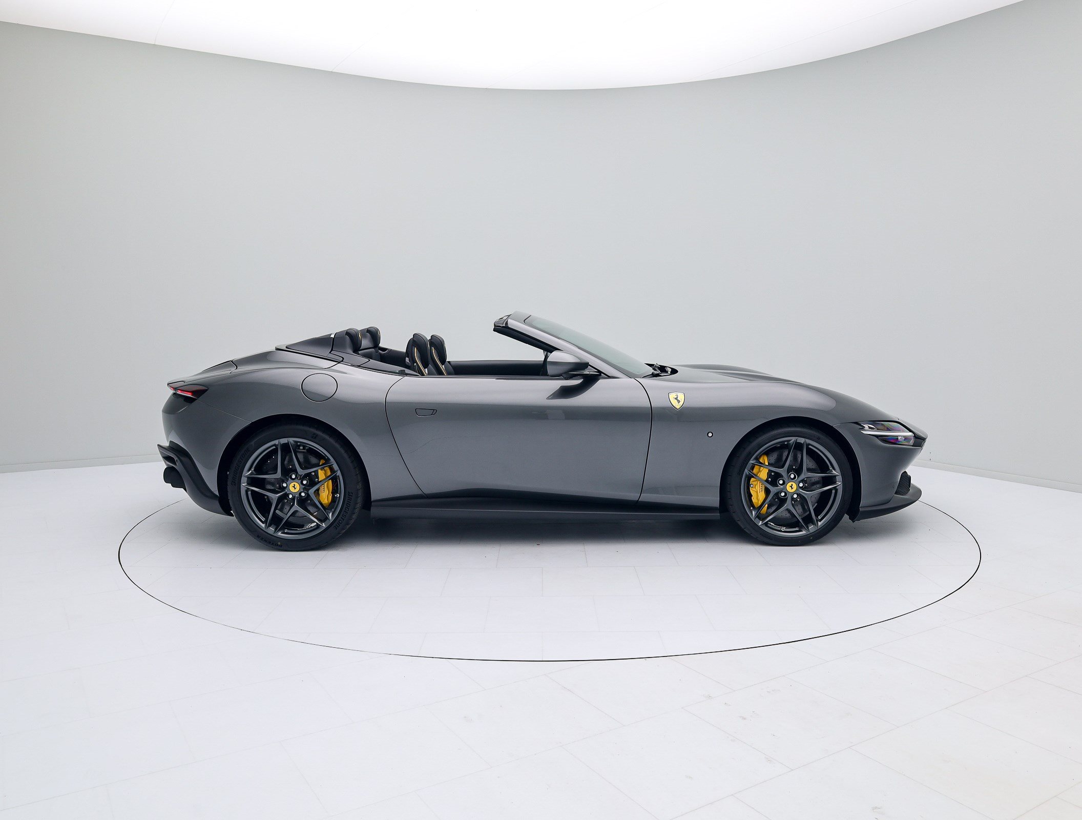 Ferrari Roma Spider - FERRARI HAMBURG