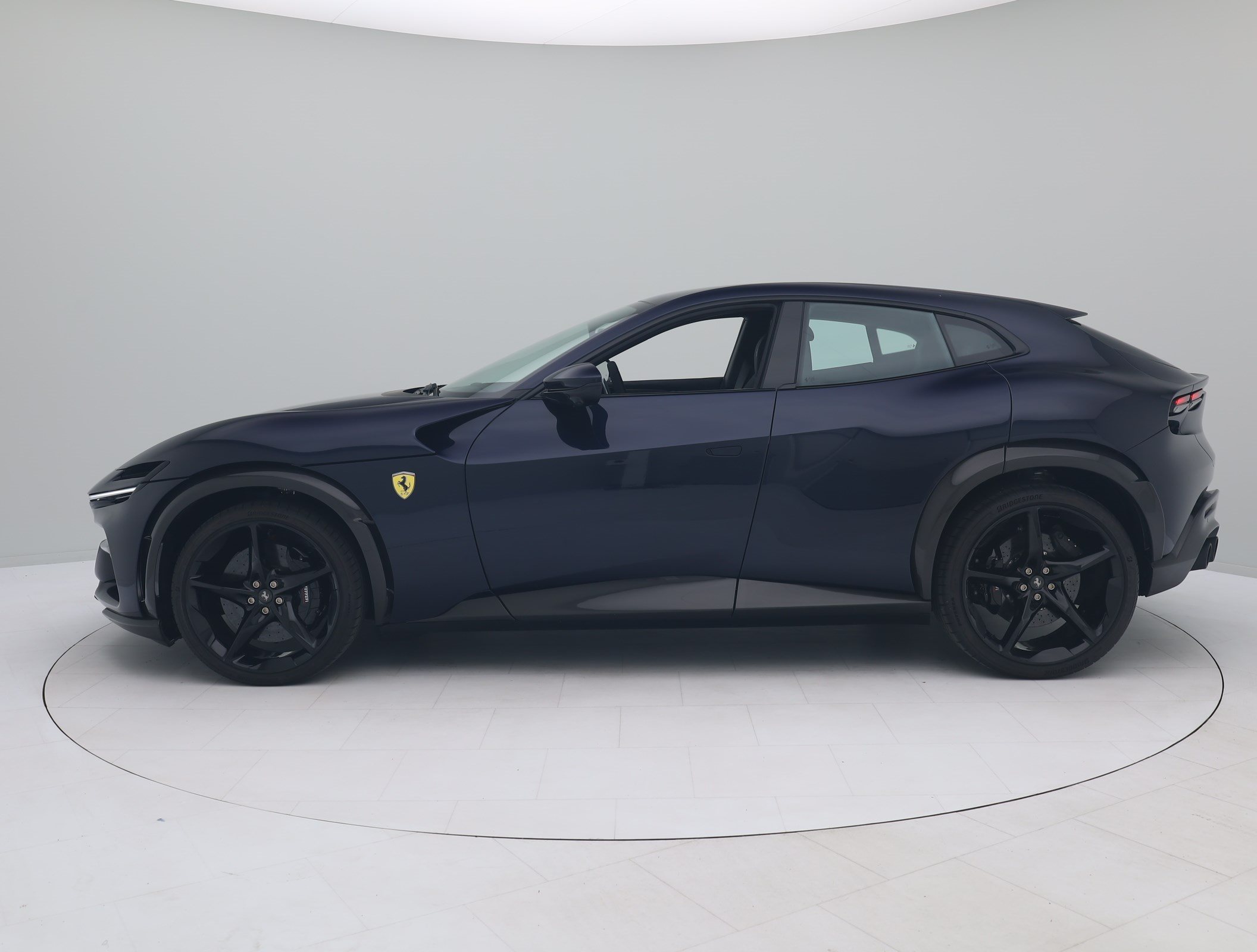 Ferrari Purosangue - FERRARI HAMBURG