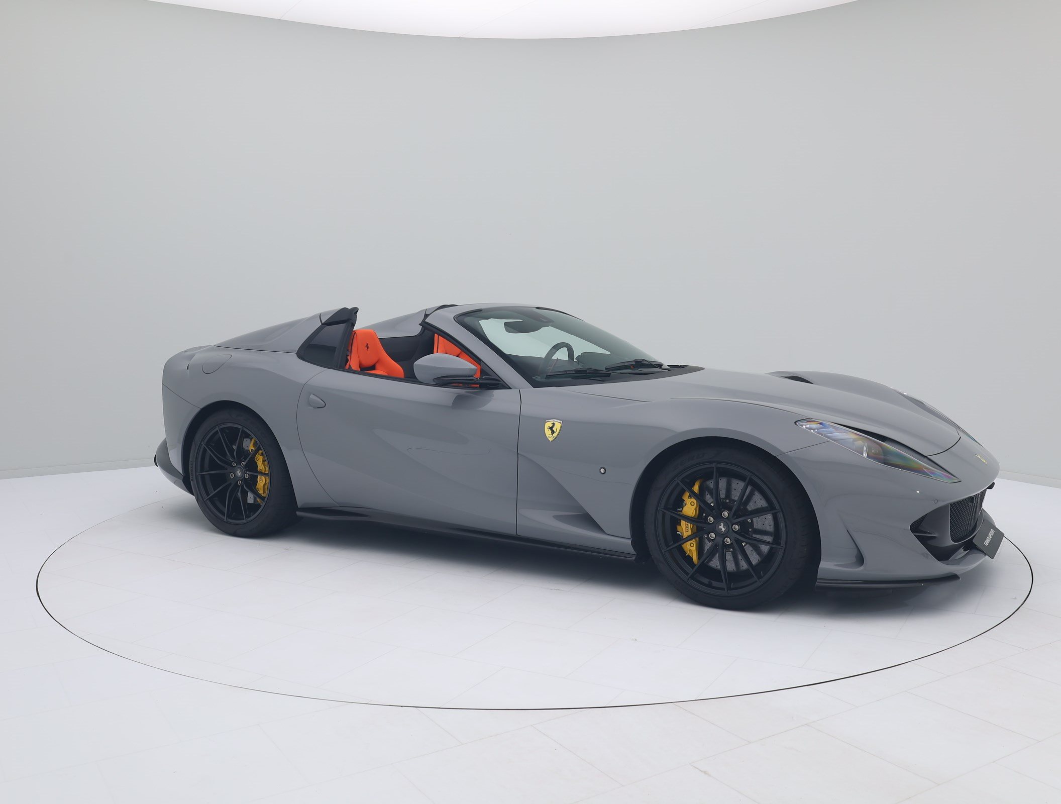 Ferrari 812 GTS I Grigio Nardo I Mandarino Antiguo I FERRARI HAMBURG