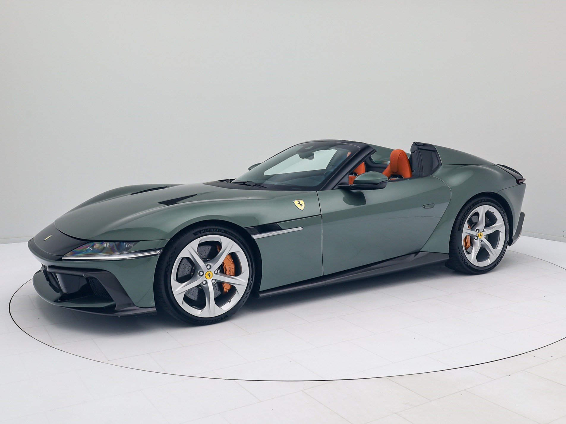Ferrari 12Cilindri Spider - Verde Toscana - FERRARI HAMBURG