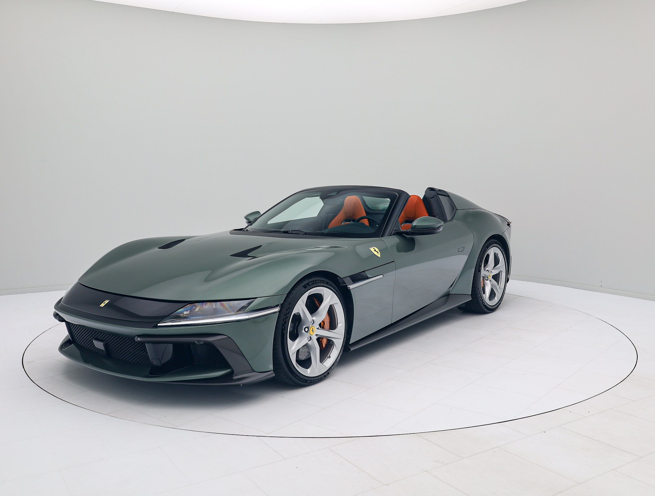 Ferrari 12Cilindri Spider - Verde Toscana - FERRARI HAMBURG
