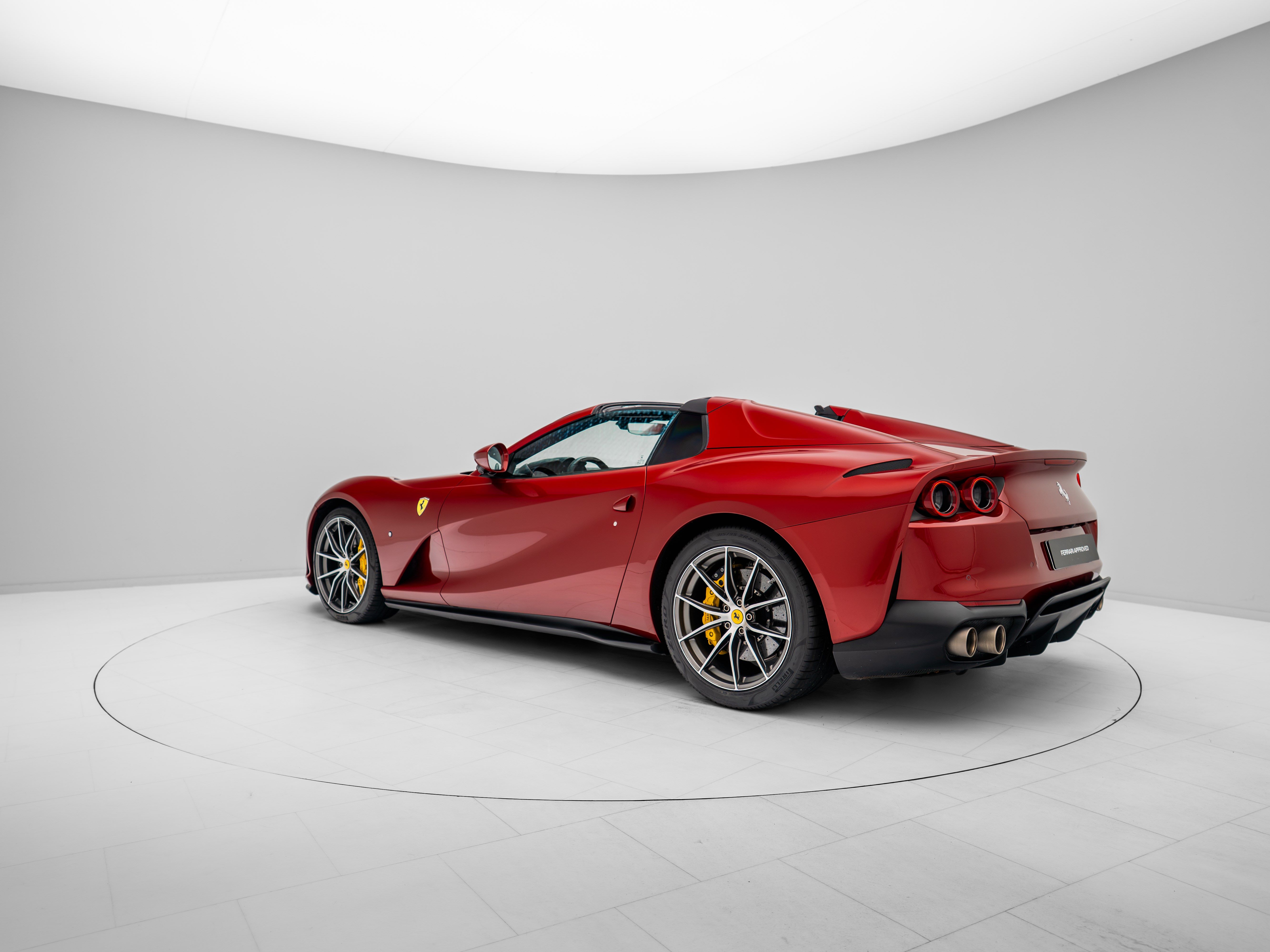 Ferrari 812 GTS - ROSSO FIORANO - FERRARI HAMBURG