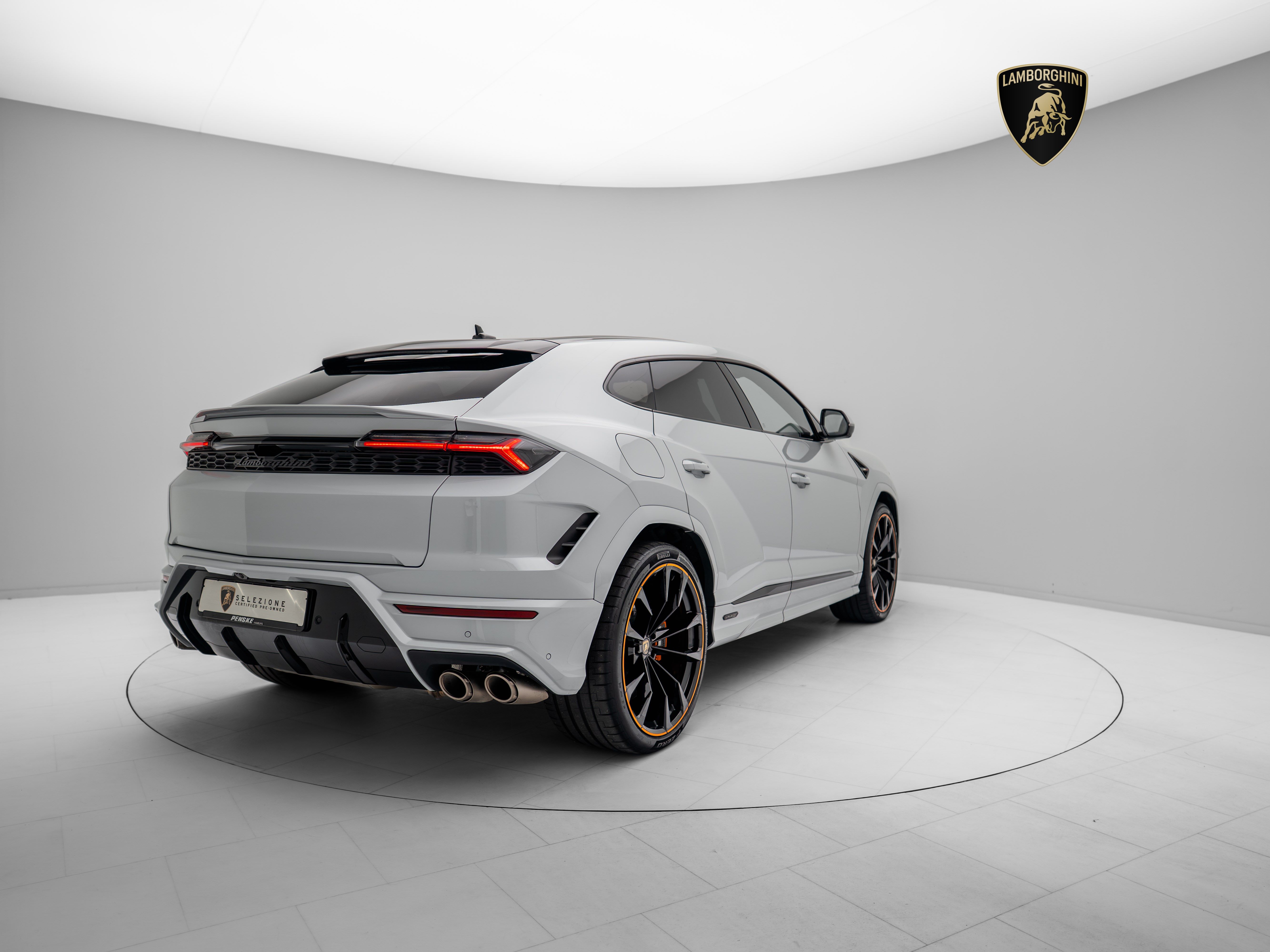 Lamborghini Urus SE I Akrapovic I Lamborghini Hamburg