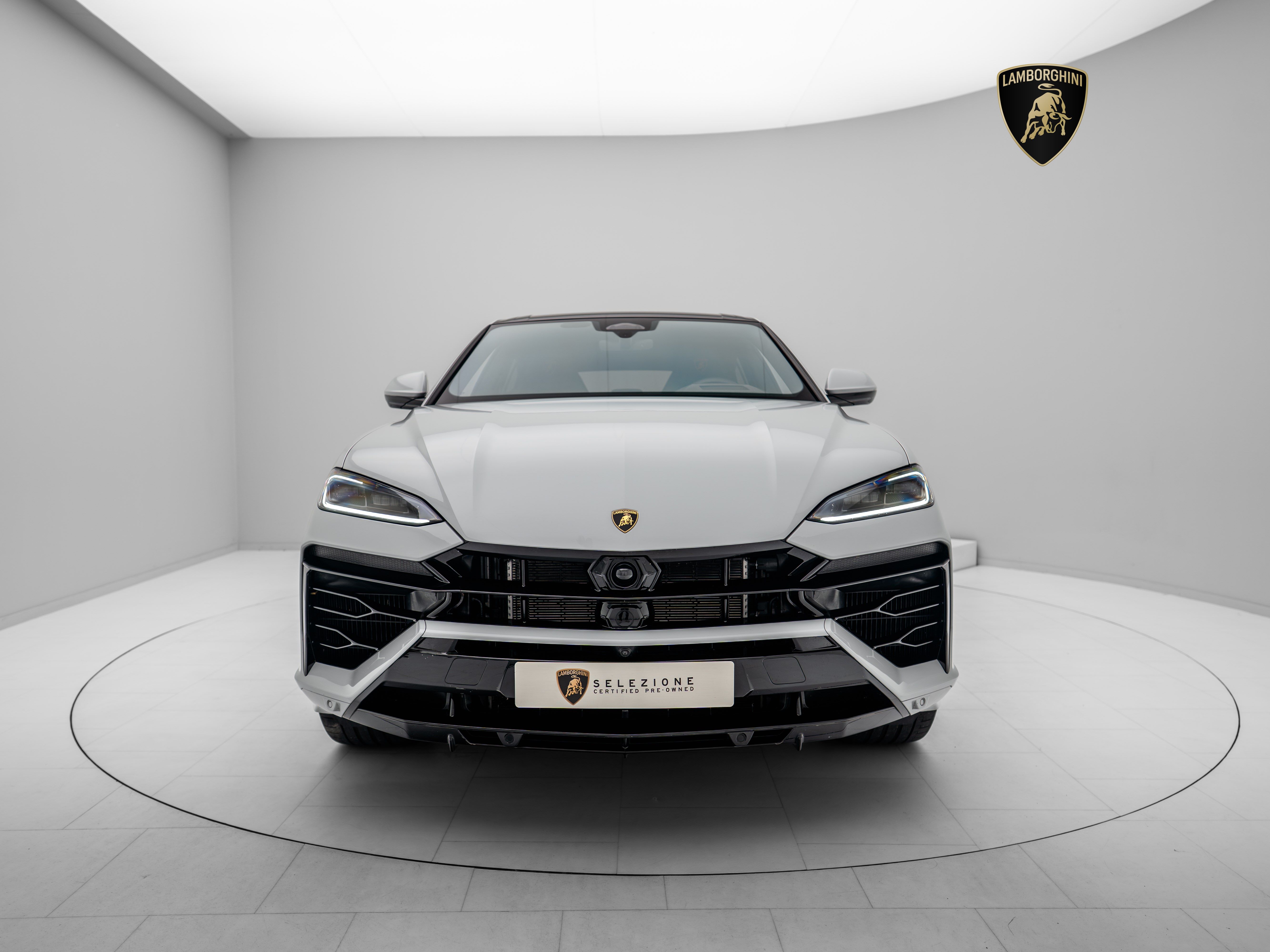 Lamborghini Urus SE I Akrapovic I Lamborghini Hamburg