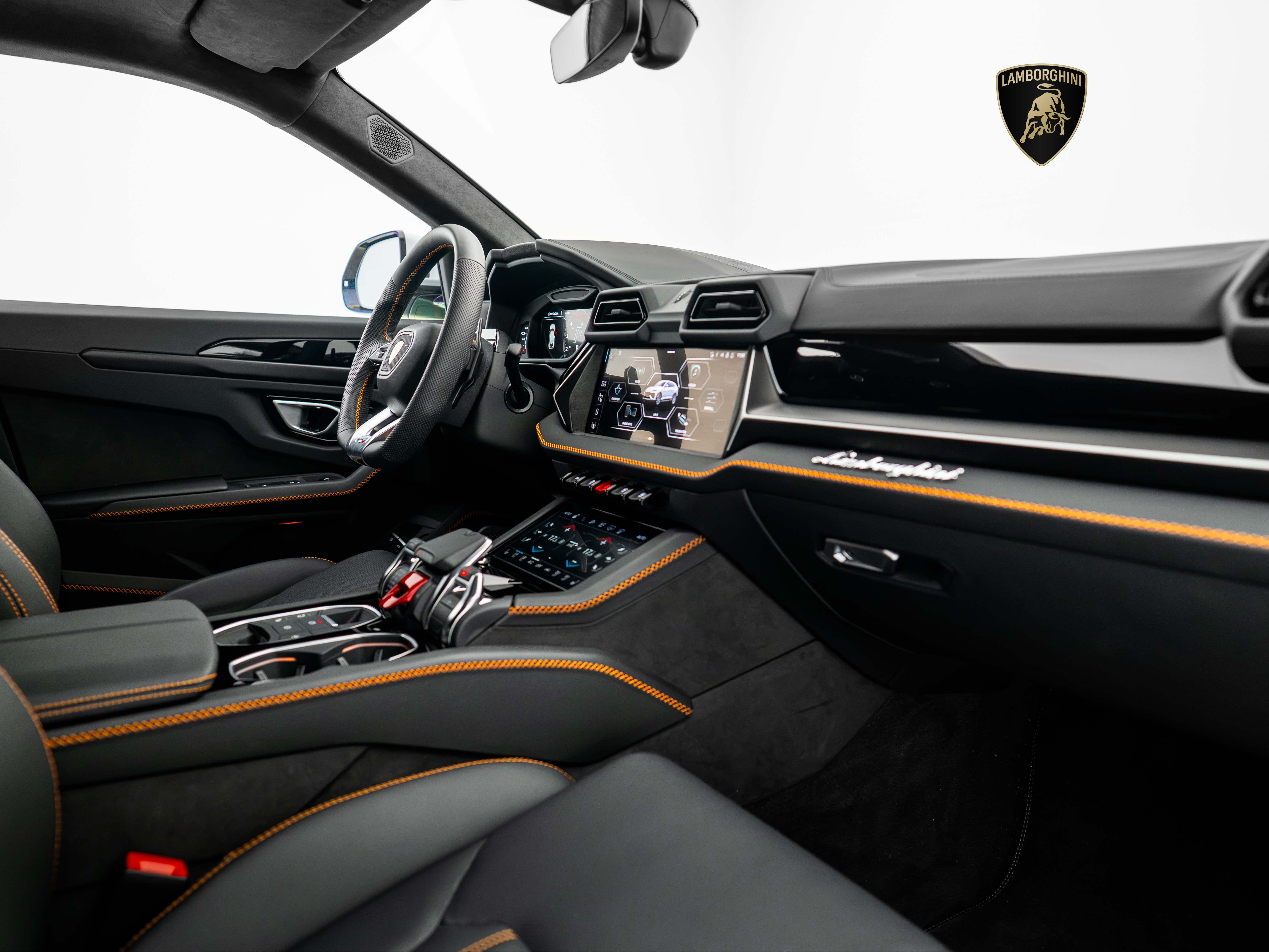 Lamborghini Urus SE I Akrapovic I Lamborghini Hamburg