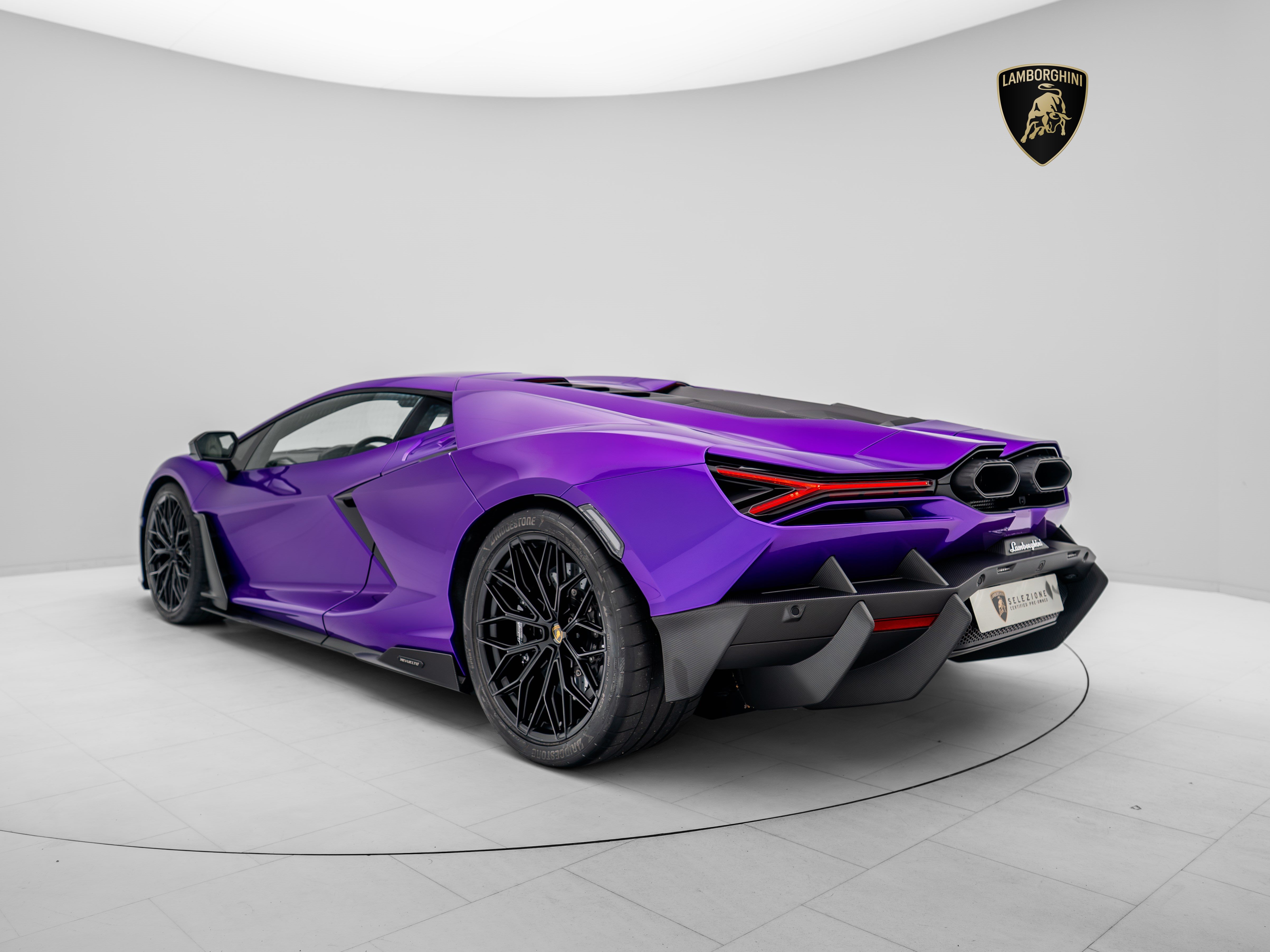 Lamborghini Revuelto