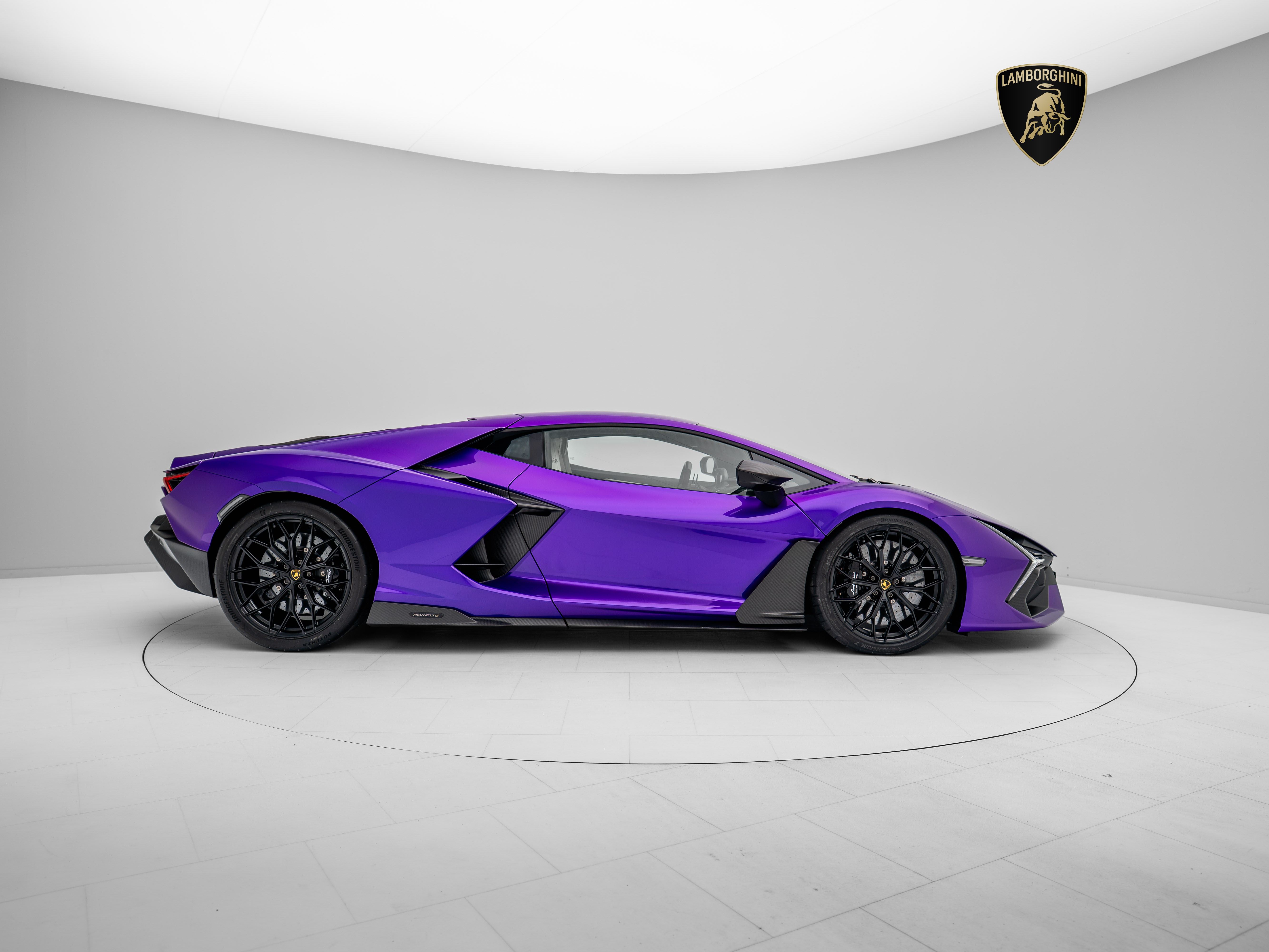 Lamborghini Revuelto