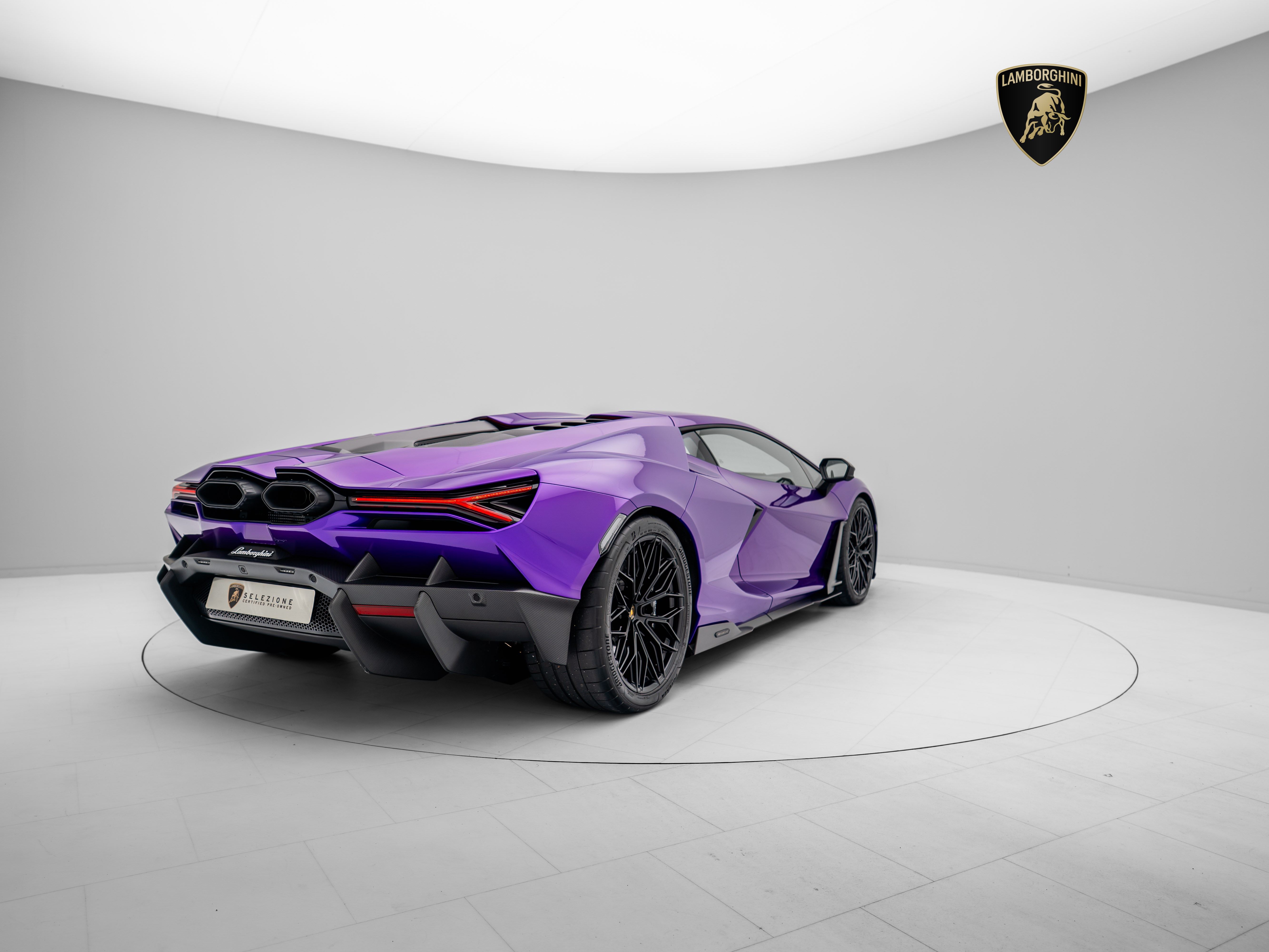 Lamborghini Revuelto
